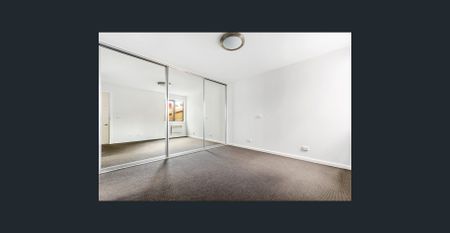 Stunning Townhouse - Photo 5