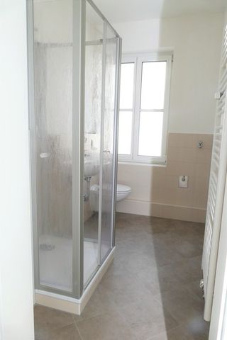 Weihnachtsaktion! WG-Wohnung mit ZWEI Zimmern /großer Küche - Photo 4