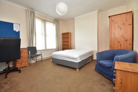 5 bedroom terraced house to rent - Photo 3