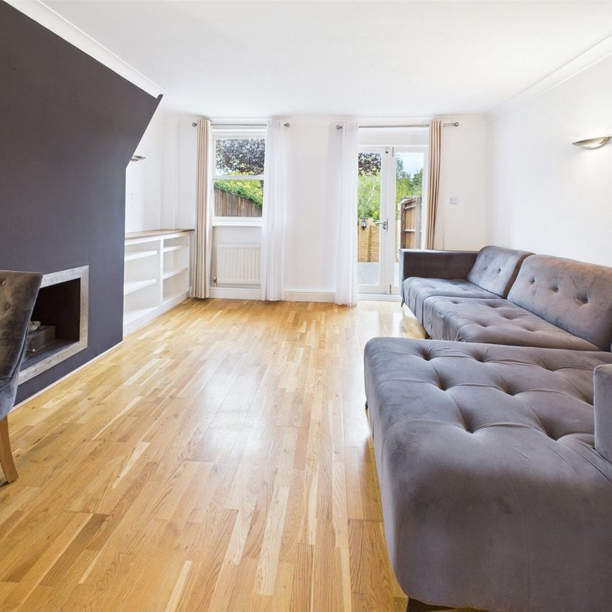 Barneby Close, Twickenham, Middlesex, TW2 - Photo 1
