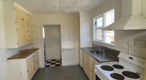 Tucked Away in Your Own Private Oasis - Photo 1