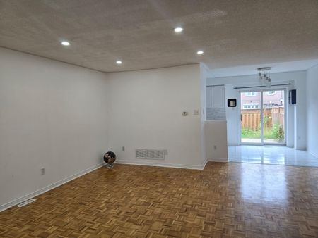 For Lease - 104 Sunfield Road Unit# Main, Toronto, Ontario - Photo 2