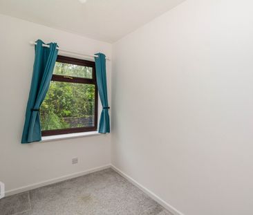 Glastonbury Road - Photo 2