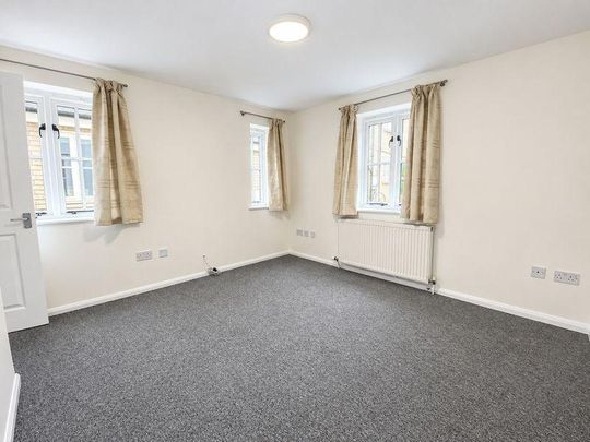 2 bedroom end of terrace house to rent - Photo 1