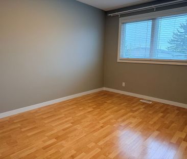 55 Nichols Crescent - Photo 5