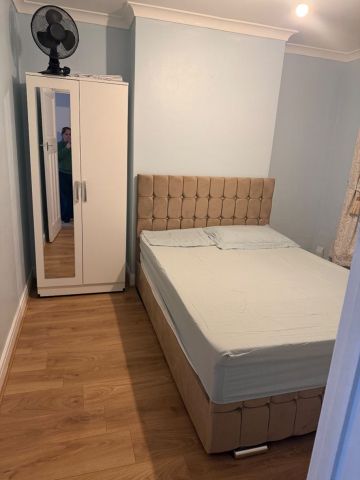 Room in a Shared House, Preston Gardens, LU2 - Photo 5