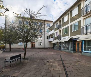 Skvadronsvägen 1, Rotsunda - Photo 1