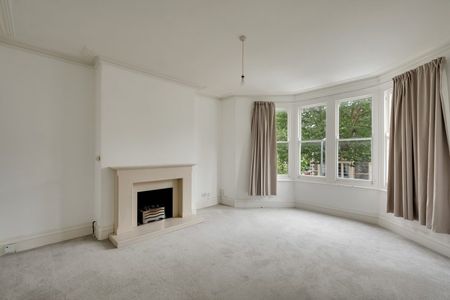 2 Bed Flat - Photo 4