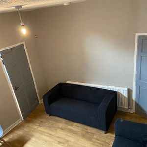 4 Bed Terraced House, Moseley Road, M14 - Photo 2