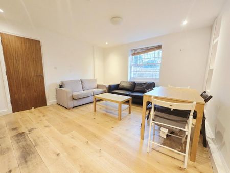 3 bedroom flat to rent - Photo 3