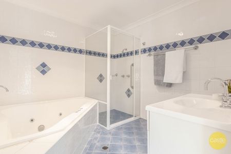 Small Complex - Conveniently Located - Photo 5