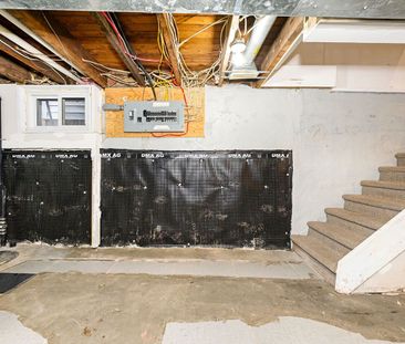 For Lease - 180 Rosslyn Avenue, Hamilton, Ontario - Photo 5