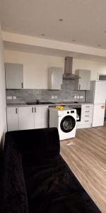 5 bedroom apartment to rent - Photo 3