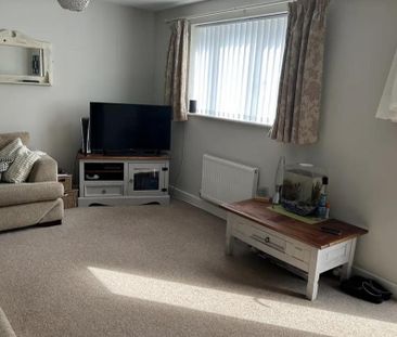 3 bedroom detached house to rent - Photo 2