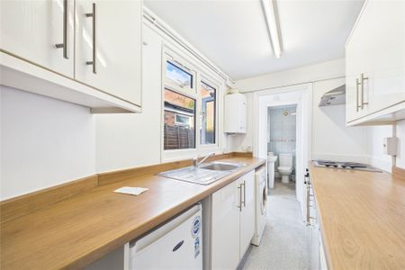 2 bedroom House in Watlington Street, Reading - Photo 4