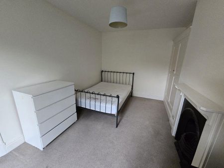 4 bedroom terraced house to rent - Photo 5