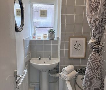 Room in a Shared Flat, Poynders Gardens, SW4 - Photo 5