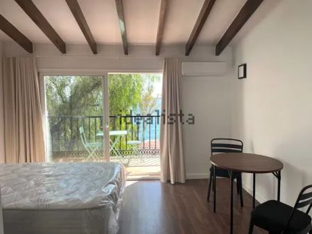 Alquiler de estudio en Calle Torre de San Telmo - Photo 2