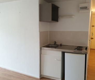 Appartement T2 A Louer - Lyon 2eme Arrondissement - 29.02 M2 - Photo 1