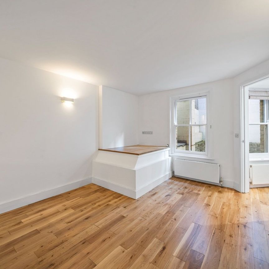 2 Bed Terraced House, Old Dairy Mews, SW4 - Photo 1