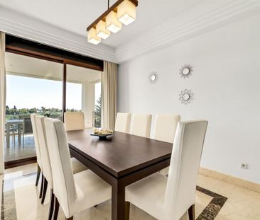 5 bedroom luxury Villa for rent in Marbella, Andalusia - Photo 3