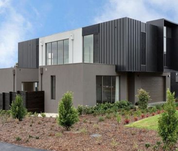 12 Moreton Close, Kew - Photo 1