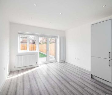 Cotswold Gardens, Golders Green Estate, NW2 - Photo 1