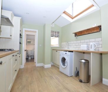 3 bedroom terraced house to rent - Photo 4