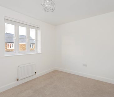 4 bedroom detached house to rent - Photo 6