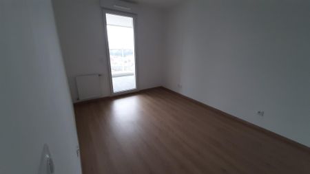 location Appartement F2 DE 40.6m² À VILLEURBANNE - Photo 2