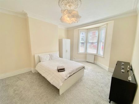 Faraday Grove, Gateshead - Photo 2