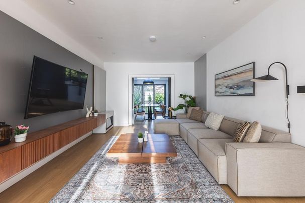 3 bedroom semi-detached house to rent - Photo 1