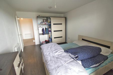 2 bedroom flat to rent - Photo 5