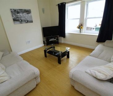 3 Bed - Laira Place, Plymouth - Photo 4