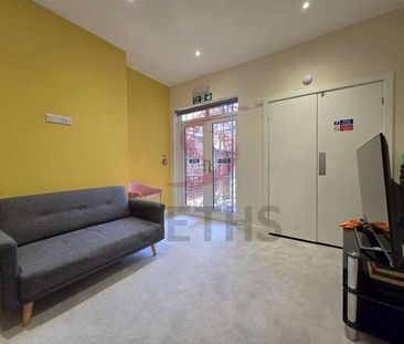 Glenfield Road, Leicester, LE3 - Photo 1