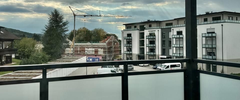 Barrierefrei und modern mit Einbauküche und Balkon - Foto 1