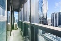 Stunning 2-Bedroom, 2-Bathroom Corner Apartment with Panoramic Views in Melbourne CBD - Photo 1