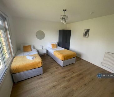 1 bedroom in a house share to rent - Photo 4