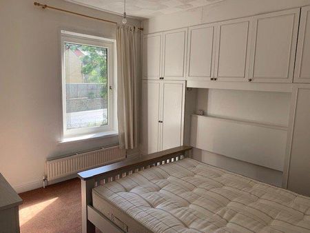 2 bedroom terraced house to rent - Photo 4