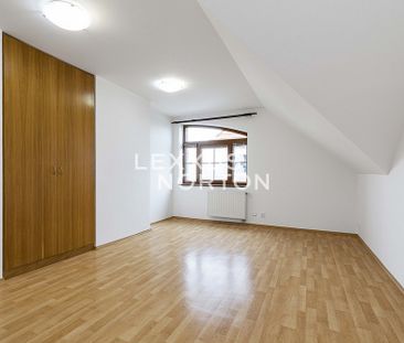 Pronájem domu 384 m² s pozemkem 903 m² - Photo 1