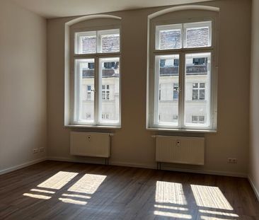 ERSTBEZUG - geräumige 2-Raum Altbauwohnung mit Loggia - Foto 6