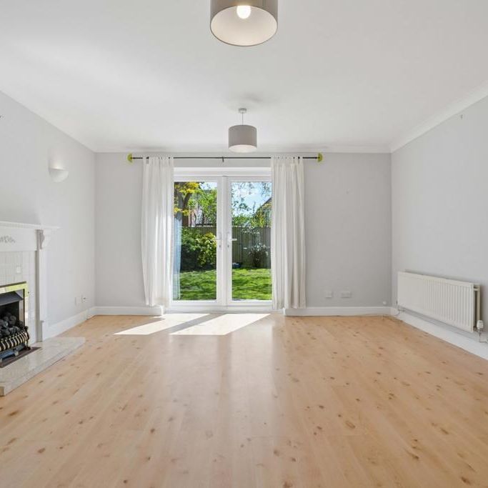 4 bedroom detached house to rent - Photo 1