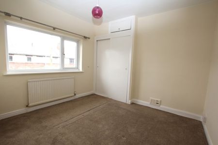 3 Bedroom HOUSE, Chester - Photo 2