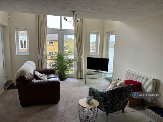 2 bedroom penthouse to rent - Photo 1