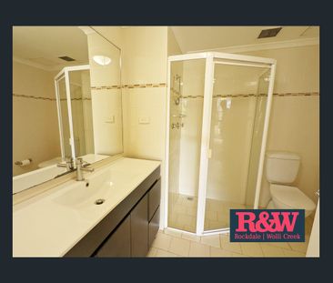 Convenient Living above Rockdale Plaza Shopping Centre - Photo 6