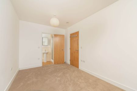 Oliver Court, Weston - Photo 5