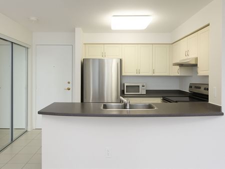 For Lease - 35 Kingsbridge Garden Circle Unit# 1604, Mississauga, Ontario - Photo 4