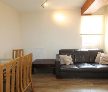 4 bedroom flat to rent - Photo 1