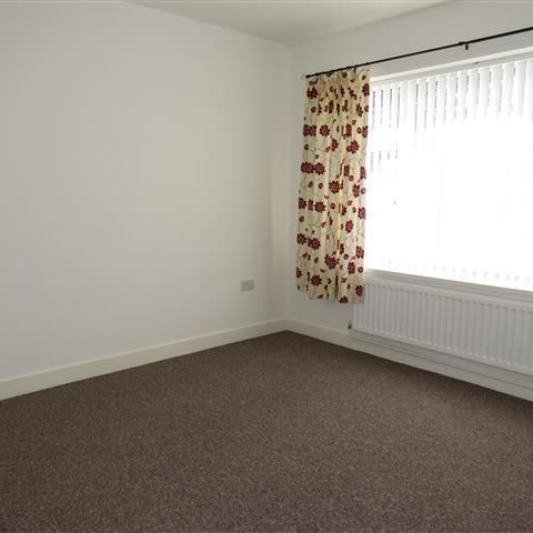 Spencer Avenue - Photo 1