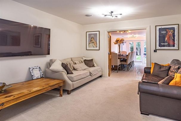 4 bedroom semi-detached house to rent - Photo 1